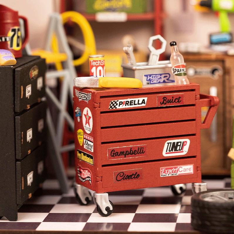 Garage Workshop - Image 3